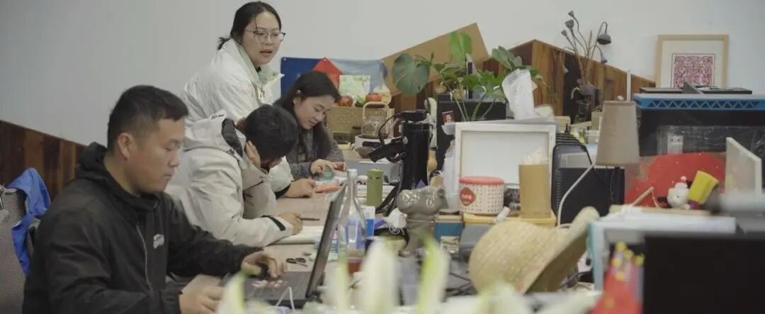 不喊口号，只“较真”记录：这部片子拍出了最真实的可持续社区_不喊口号，只“较真”记录：这部片子拍出了最真实的可持续社区_