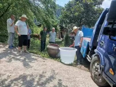 _有感而动｜牛价波动、高温干旱，大山养牛户靠什么守住生计？_有感而动｜牛价波动、高温干旱，大山养牛户靠什么守住生计？